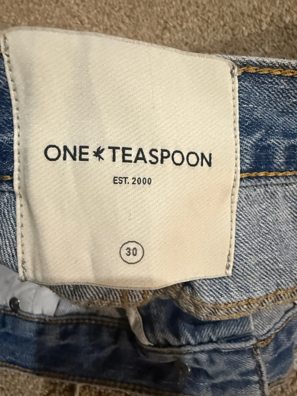One Teaspoon Dukes Low Waist faded blue Frayed Hem Denim Shorts Size 30 Waist - Picture 2 of 11